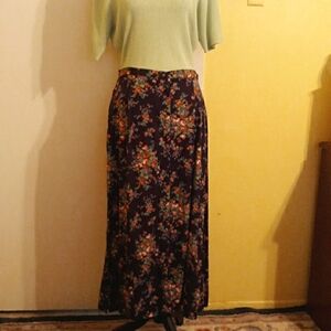 Crazy Horse By Liz Claiborne Floral A-Line Skirt With Free Top